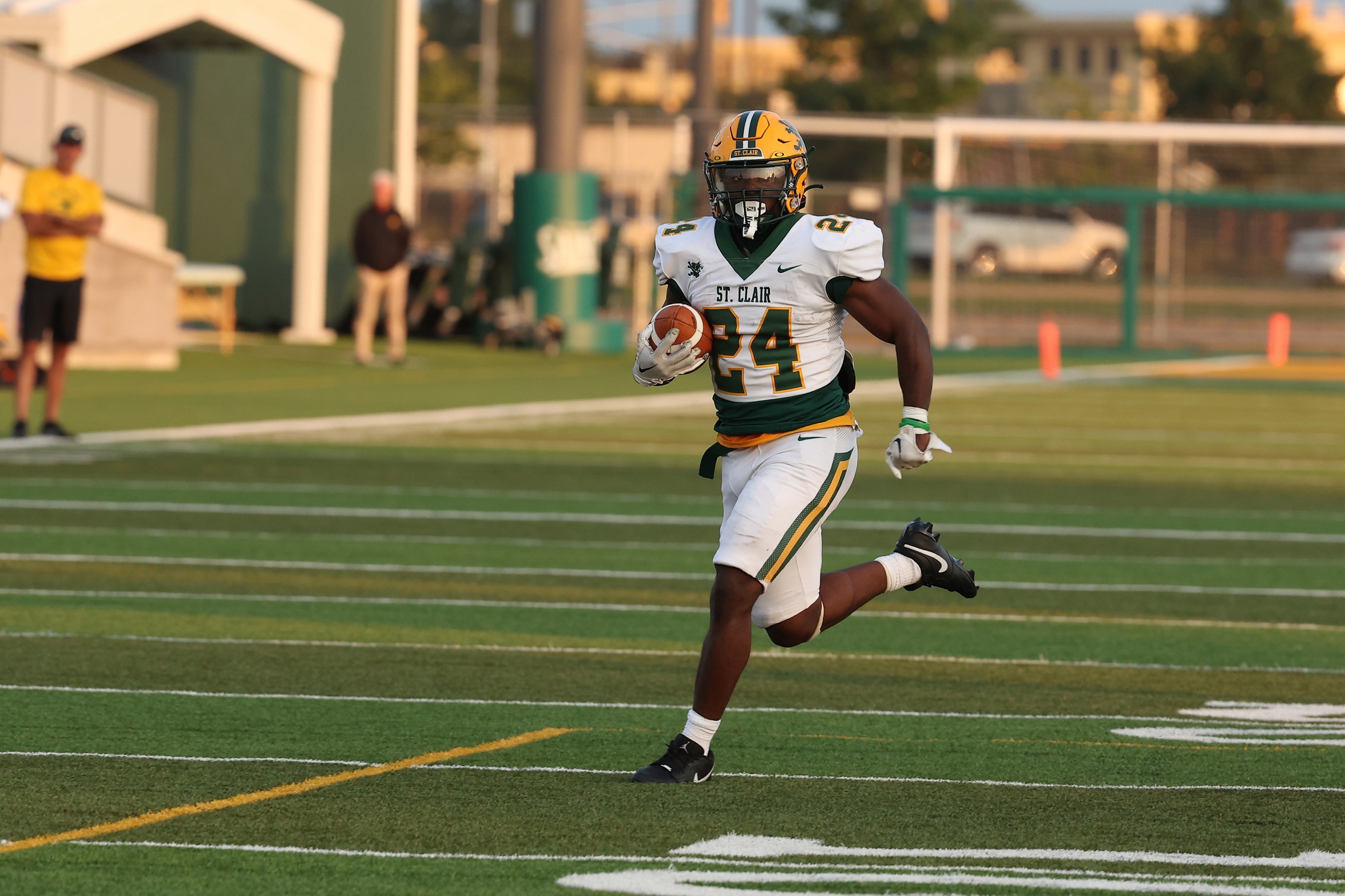 &nbsp;Saints Dominate Homecoming Game, Move to 4-0 on Season