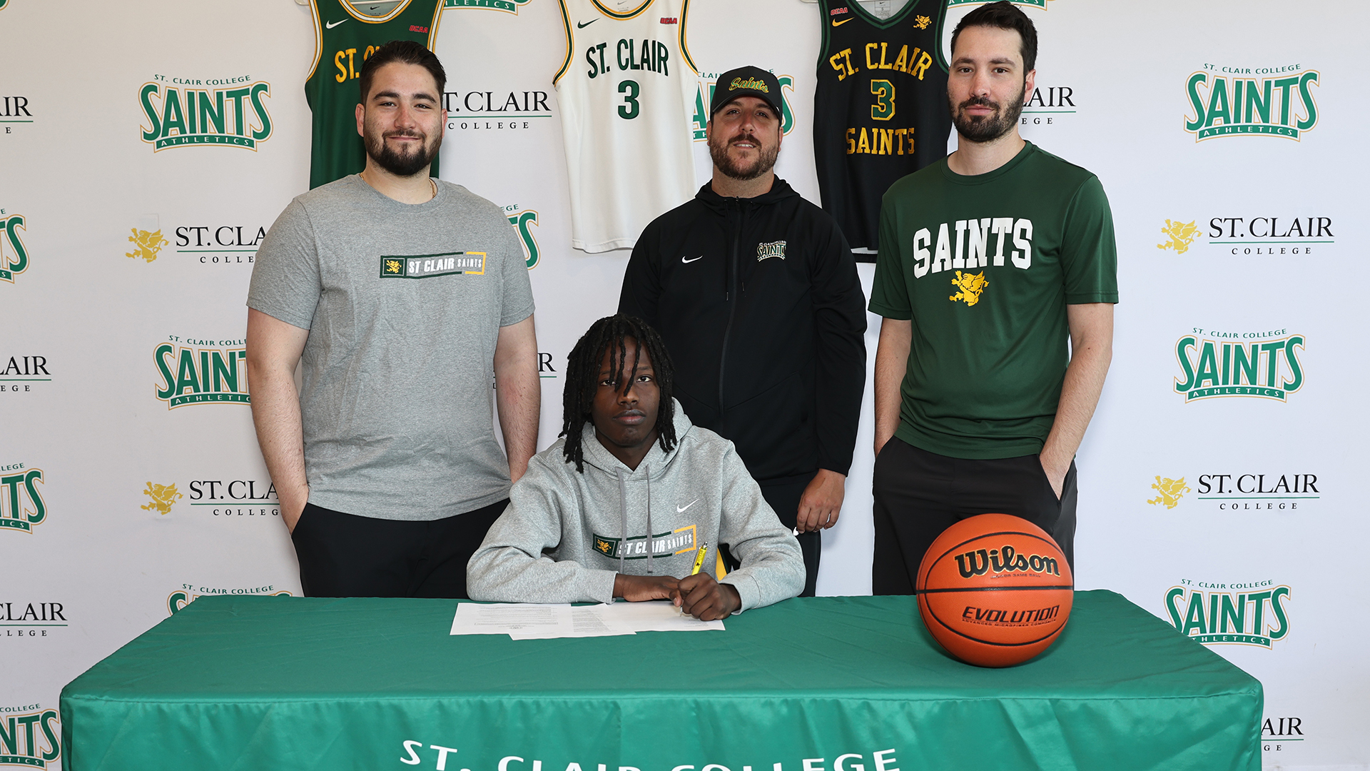 St. Clair Men's Basketball Grab Local Standout
